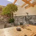 Old Town House By Real Vision Tatil Evi