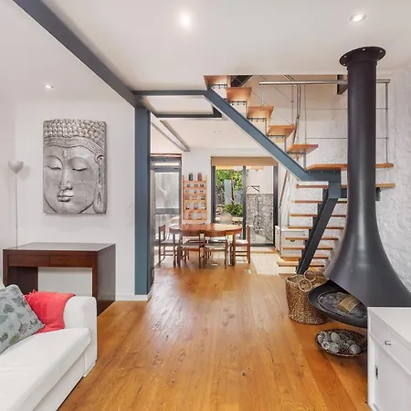 Old Town House By Real Vision * פונשל