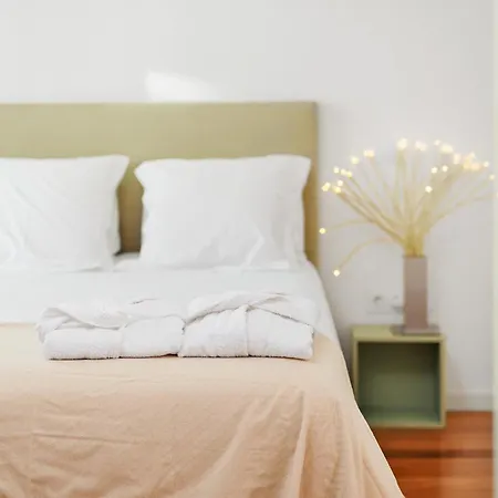 Old Town House By Real Vision * פונשל