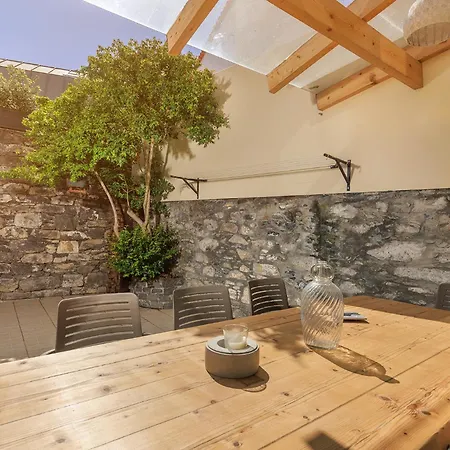 Old Town House By Real Vision בית נופש